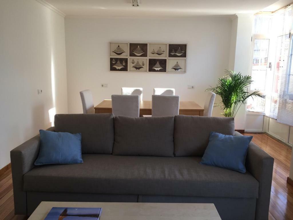 Luminoso Apartamento En El Centro De Cambados Apartment Luaran gambar